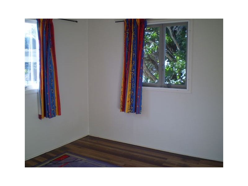 13 Lyrebird St, Bongaree QLD 4507