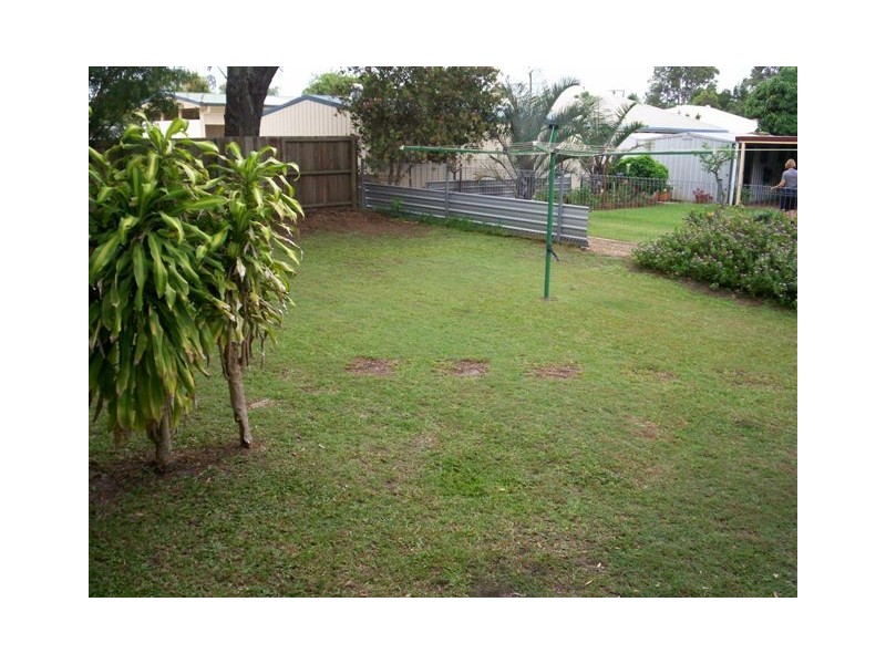 13 Lyrebird St, Bongaree QLD 4507