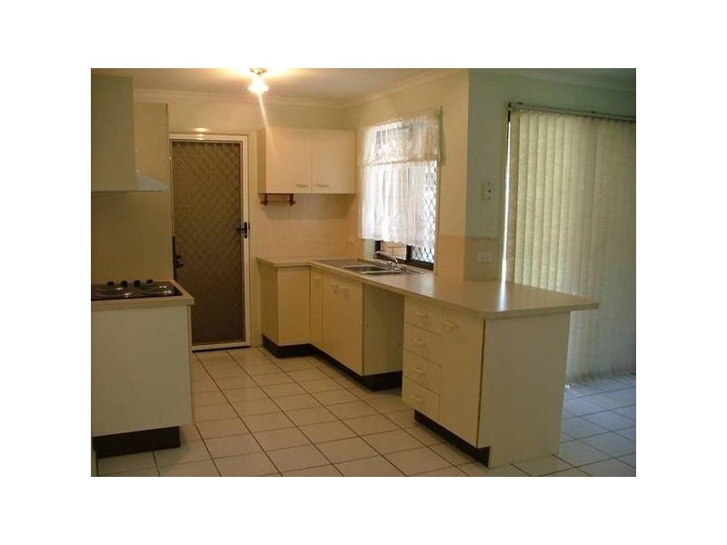 10 taylor, Bongaree QLD 4507