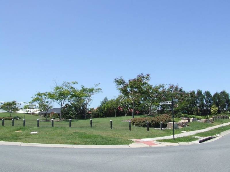 242 Bestman Road East, Sandstone Point QLD 4511