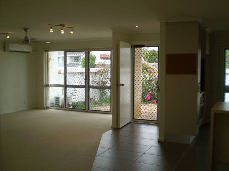 14B/ Spinnaker Drive, Sandstone Point QLD 4511