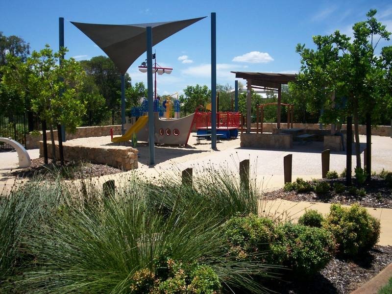 85 Sandheath Place, Ningi QLD 4511