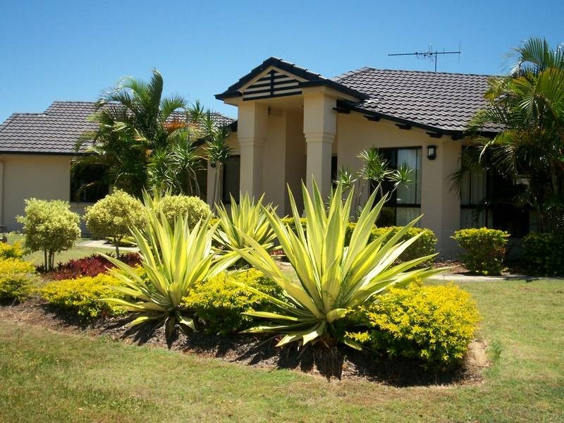 28 Bowsprit Cres, Banksia Beach QLD 4507