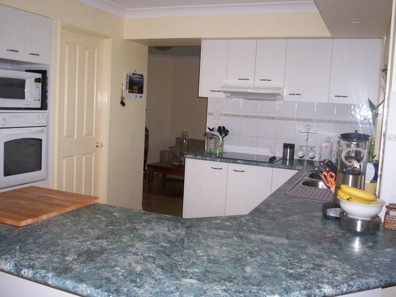 11 Avalon St, Sandstone Point QLD 4511