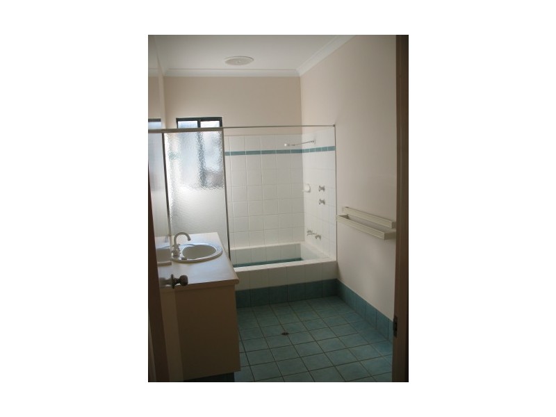 8 Bin Sallik Avenue, Broome WA 6725