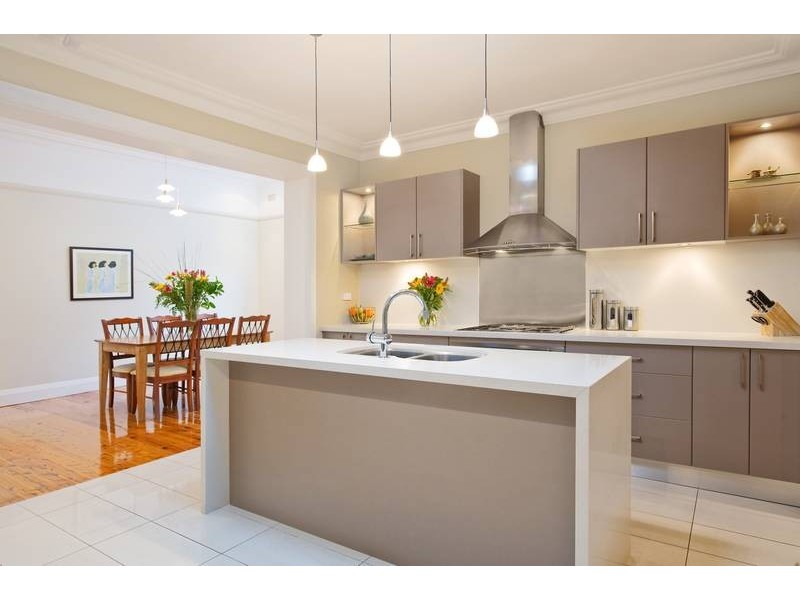 8 Russell Street, Russell Lea NSW 2046