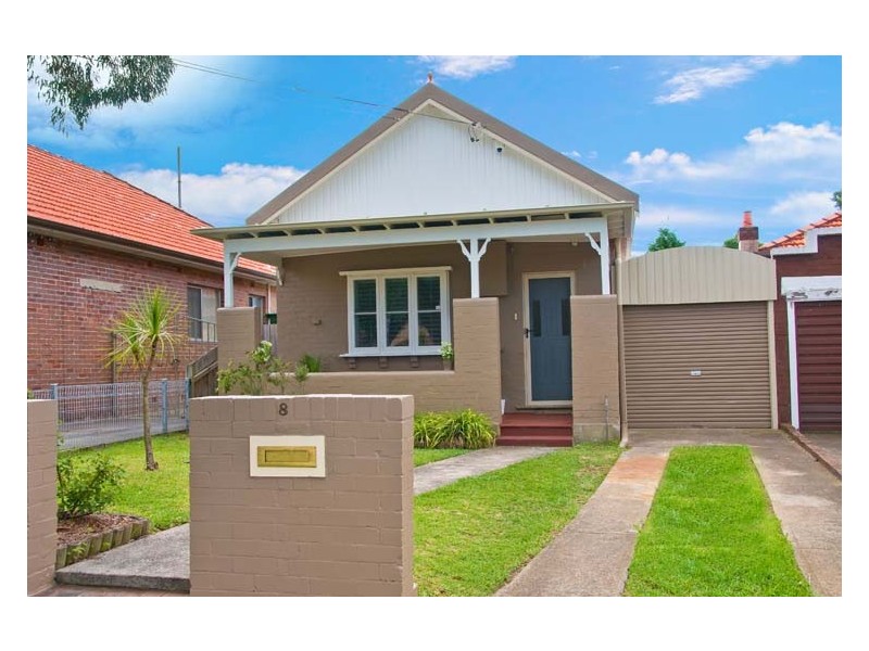 8 Russell Street, Russell Lea NSW 2046