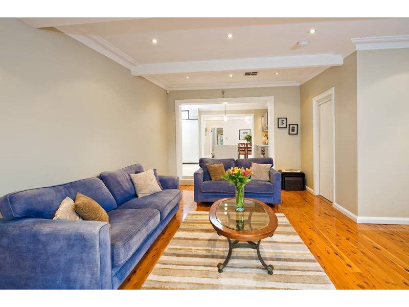 8 Russell Street, Russell Lea NSW 2046