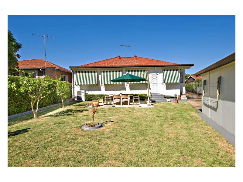 22 Earle Avenue, Ashfield NSW 2131