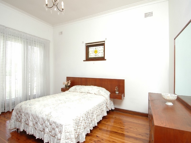 24 Princess Avenue, Rodd Point NSW 2046