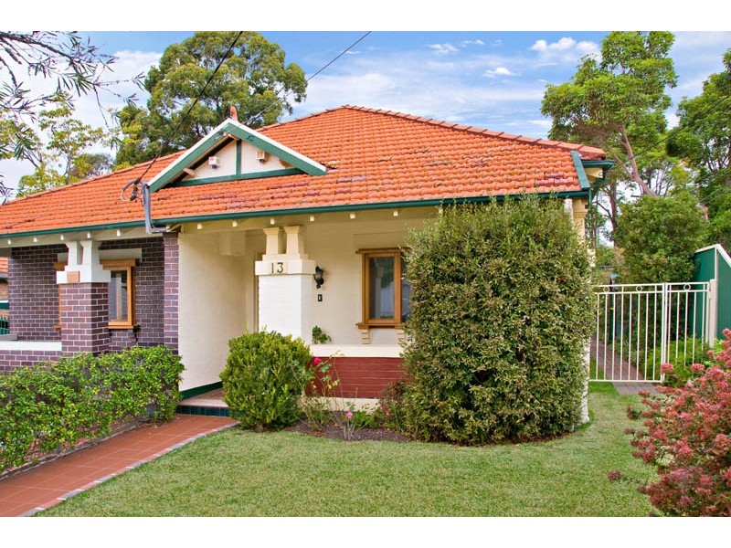 13 Murray Street, Russell Lea NSW 2046