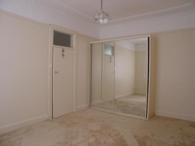 2/3 Amiens Street, Gladesville NSW 2111