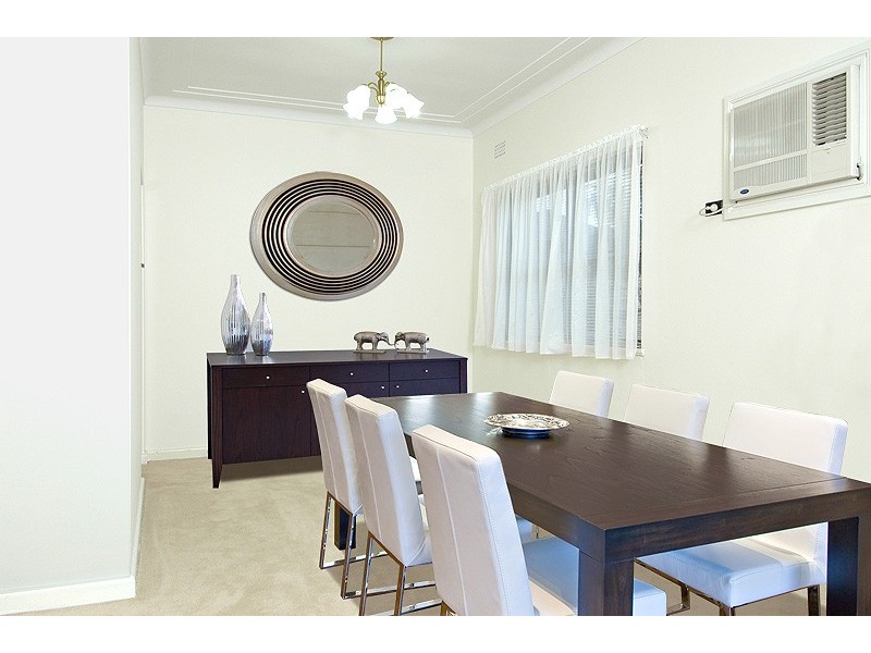8 Noble Street, Rodd Point NSW 2046