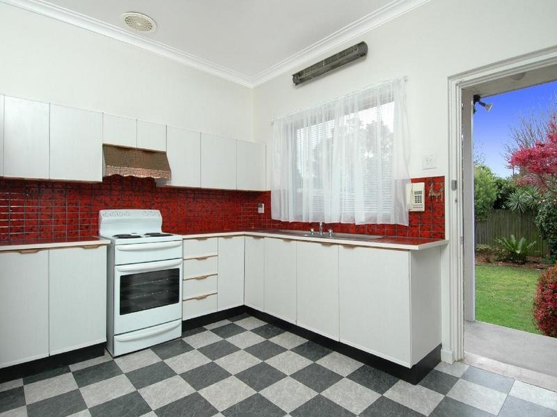 8 Noble Street, Rodd Point NSW 2046