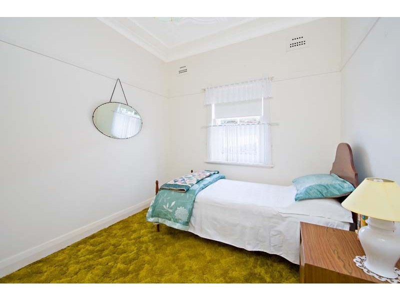 6 Speed Avenue, Russell Lea NSW 2046