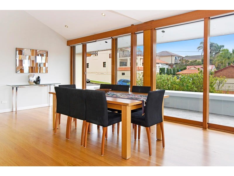 1 Seabrook Ave, Russell Lea NSW 2046