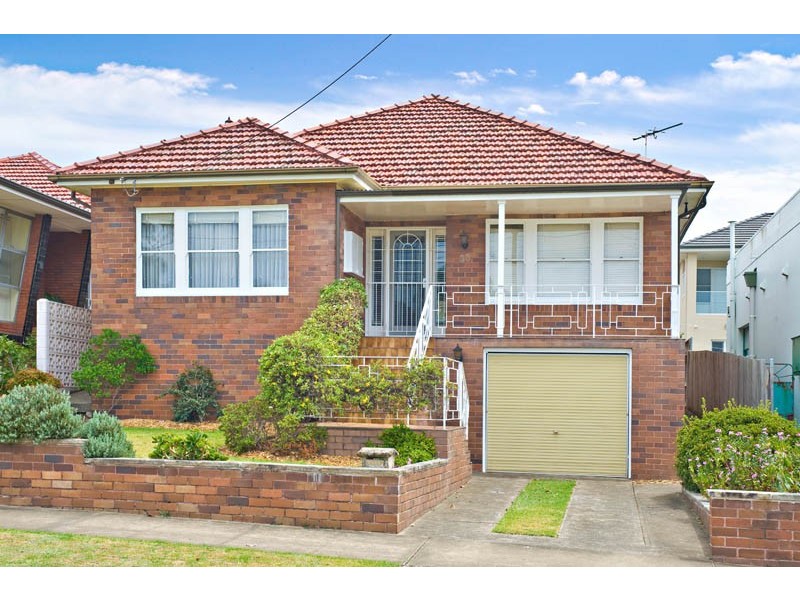 33 Nield Avenue, Rodd Point NSW 2046