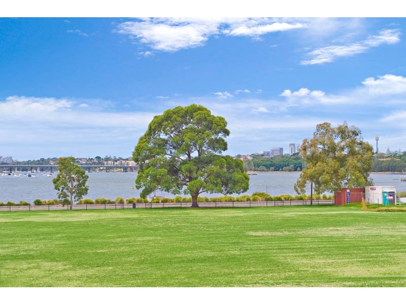 33 Nield Avenue, Rodd Point NSW 2046