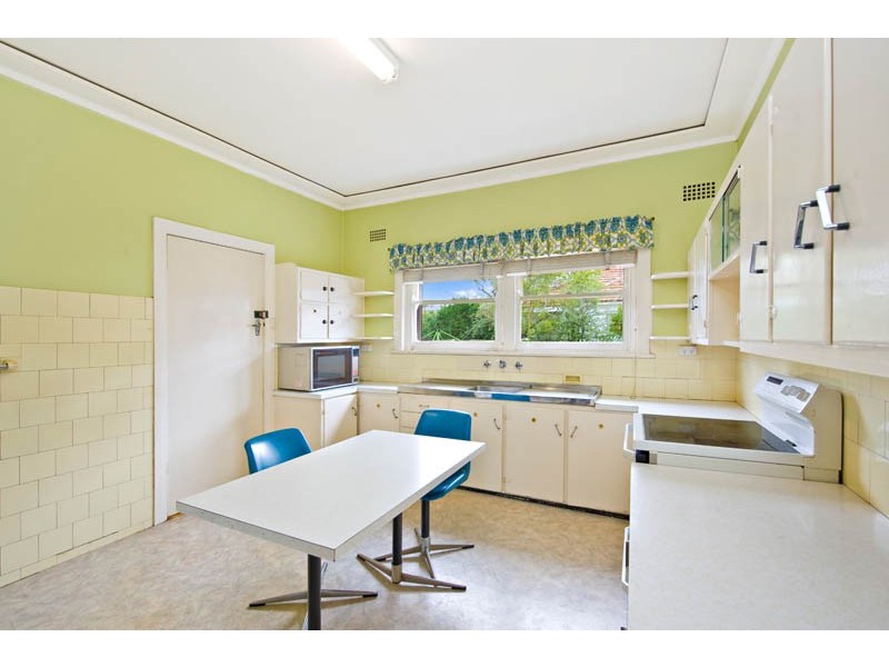 33 Nield Avenue, Rodd Point NSW 2046