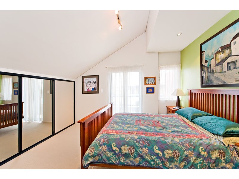 2/13A Blackwall Point Road, Chiswick NSW 2046