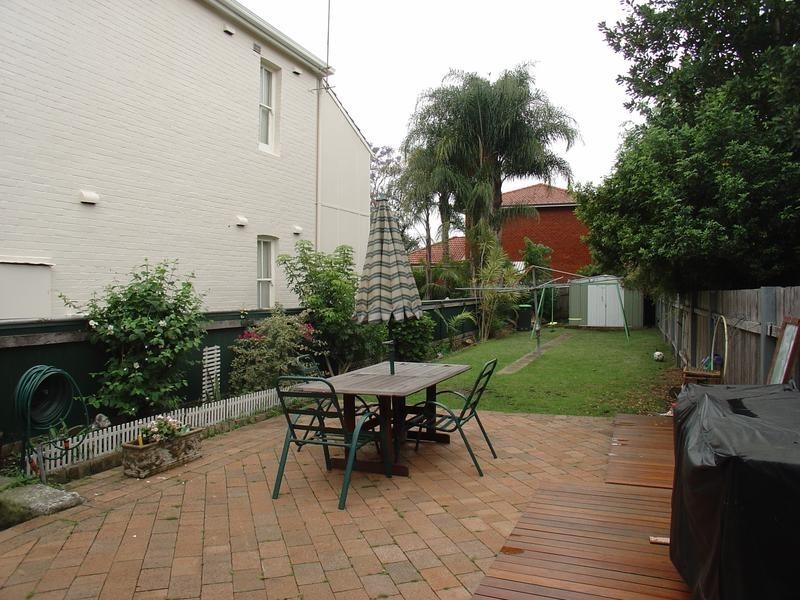 2/16a Hampden Road, Russell Lea NSW 2046