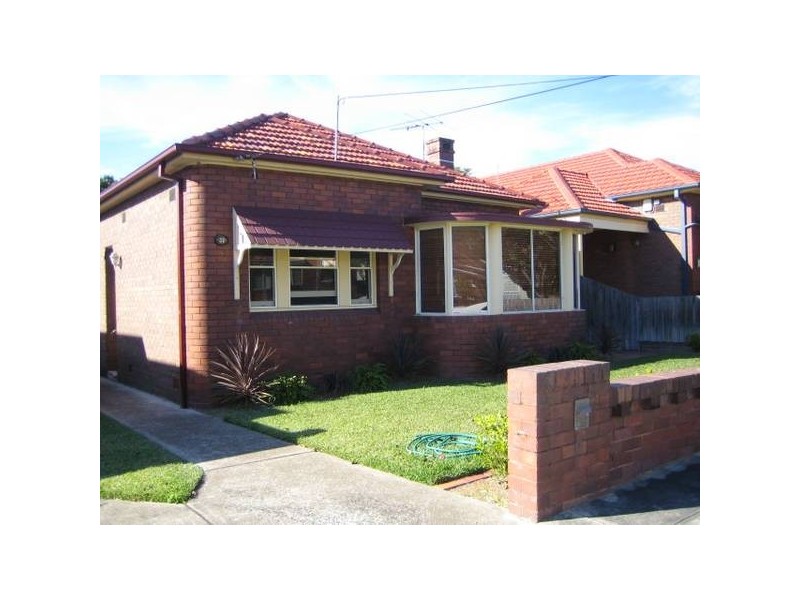 32 Duke Avenue, Rodd Point NSW 2046