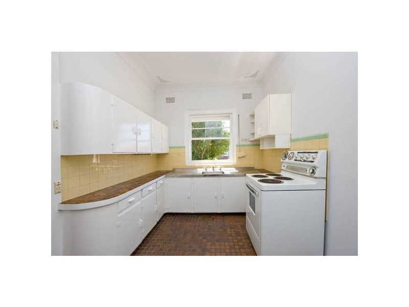 44 Duke Avenue, Rodd Point NSW 2046