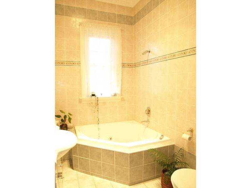 1A Bowman Street, Drummoyne NSW 2047