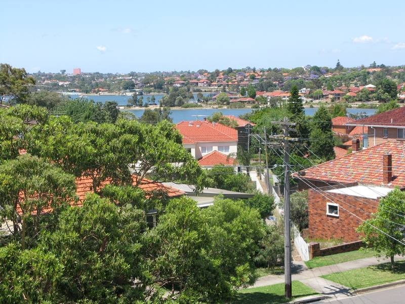 60 Clements Street, Russell Lea NSW 2046