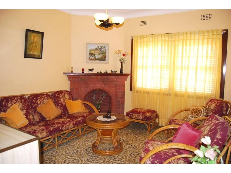 63 Henley Marine Drive, Rodd Point NSW 2046