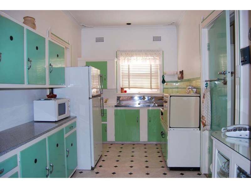 63 Henley Marine Drive, Rodd Point NSW 2046