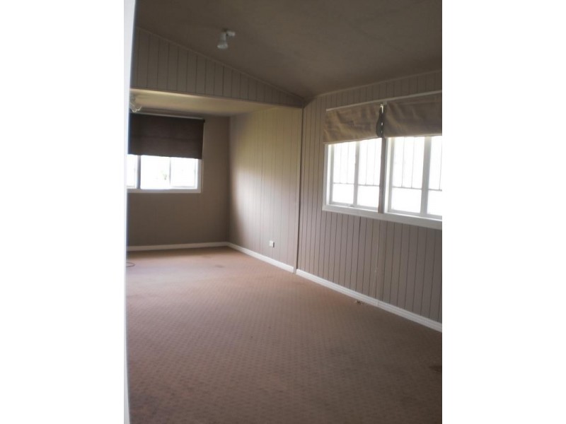 4 Charles Street, Howard QLD 4659