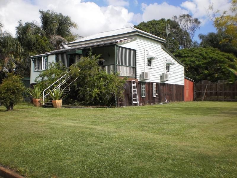 4 Charles Street, Howard QLD 4659