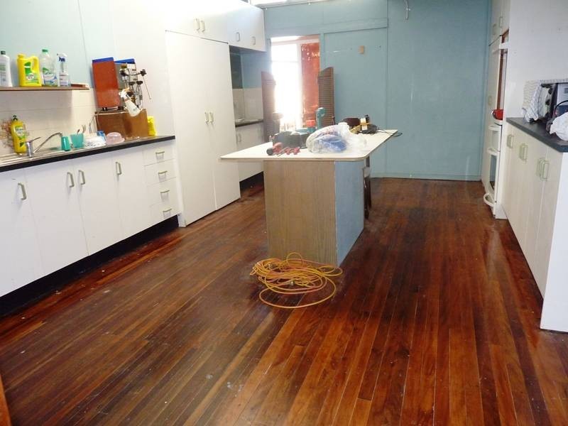 10 Robertson Street, Torbanlea QLD 4662