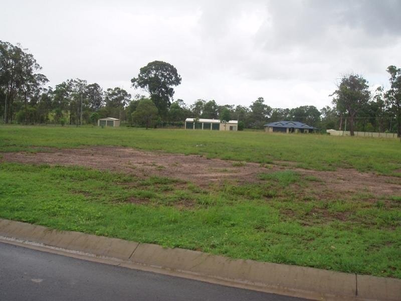 2 Southfork Circuit, Burrum Heads QLD 4659