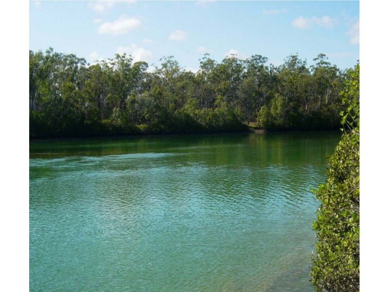 17 Ranch Park Dr, Pacific Haven QLD 4659