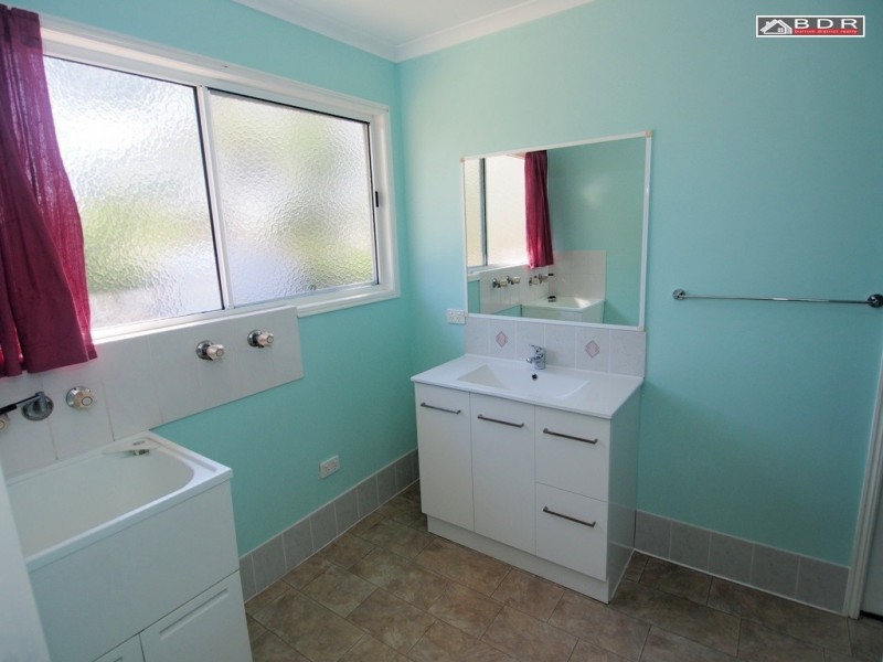 52 Robertson Street, Torbanlea QLD 4662