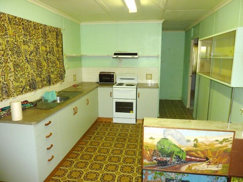 86 Old Bruce Hwy, Howard QLD 4659