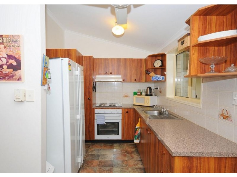 15 Crawford St, Torbanlea QLD 4662