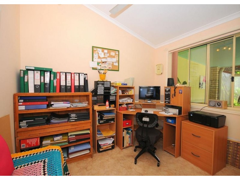 15 Crawford St, Torbanlea QLD 4662