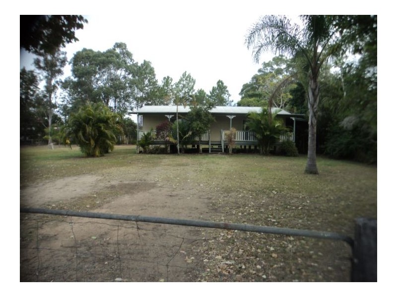 52 Robertson St, Torbanlea QLD 4662