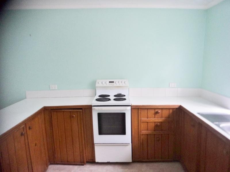 52 Robertson St, Torbanlea QLD 4662