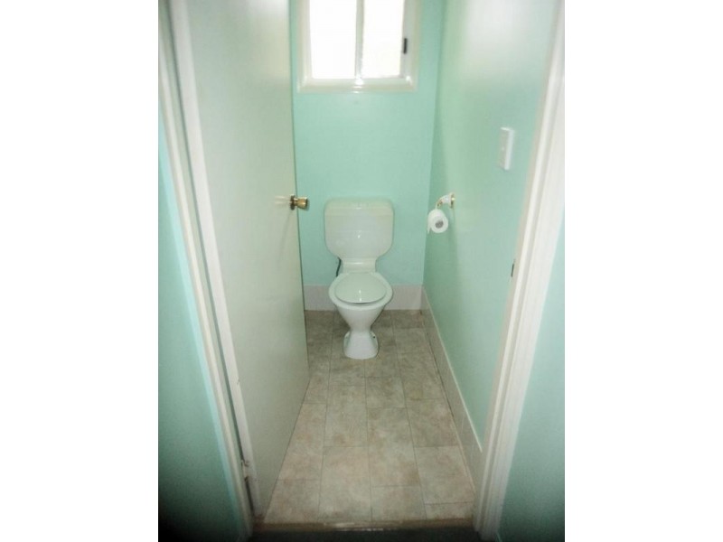 52 Robertson St, Torbanlea QLD 4662