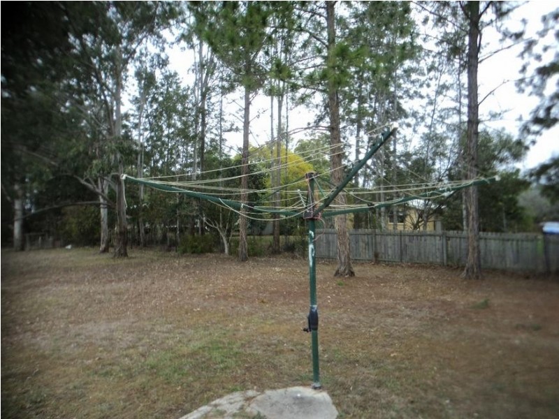 52 Robertson St, Torbanlea QLD 4662