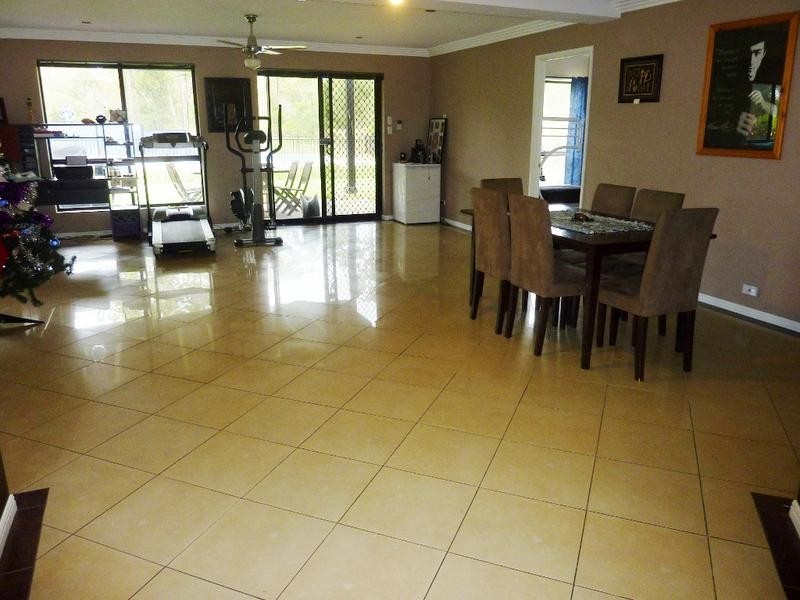 181 Pacific Haven Dr, Howard QLD 4659