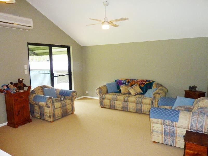 181 Pacific Haven Dr, Howard QLD 4659