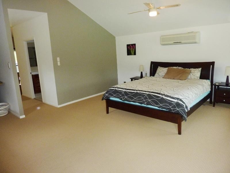 181 Pacific Haven Dr, Howard QLD 4659