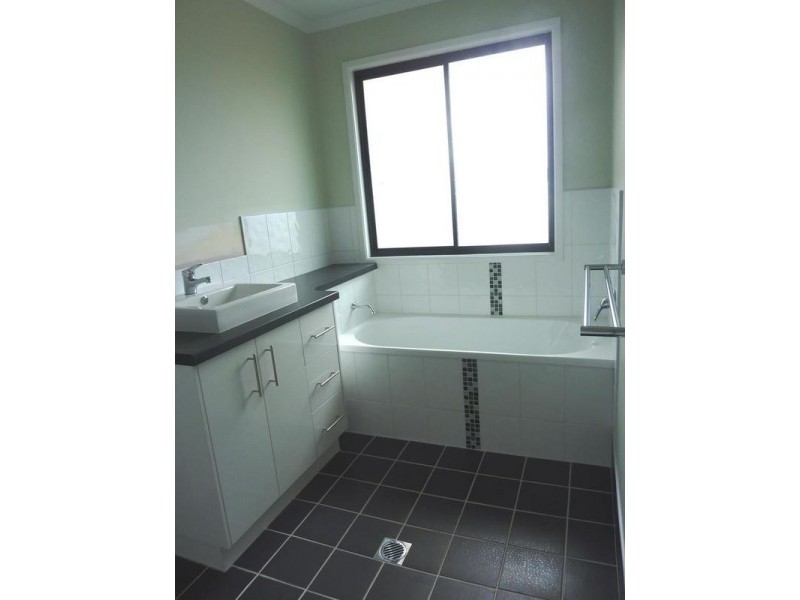 40 James Street, Howard QLD 4659