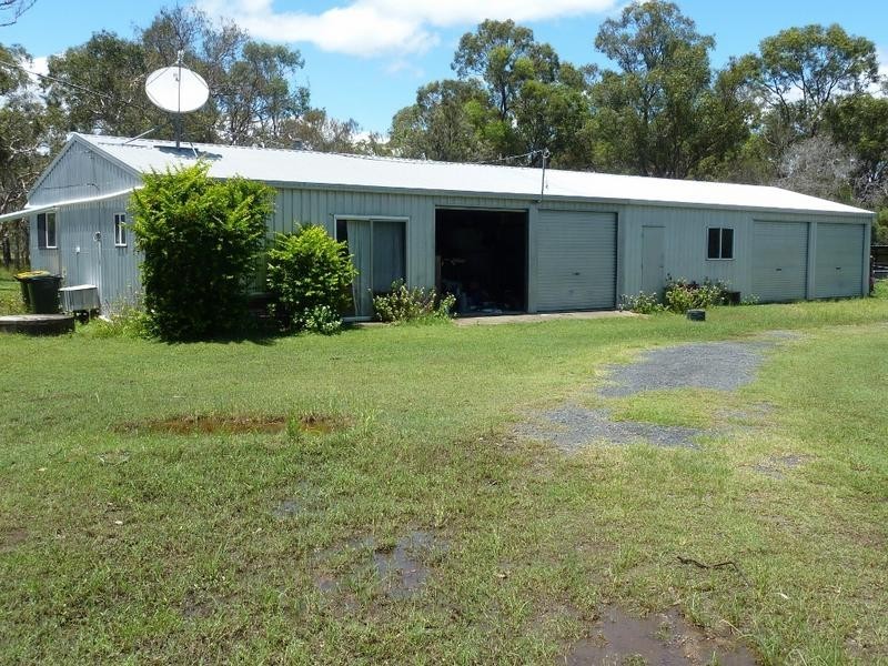 32 & 32A Pacific Haven Cct, Pacific Haven QLD 4659