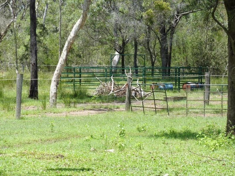 32 & 32A Pacific Haven Cct, Pacific Haven QLD 4659